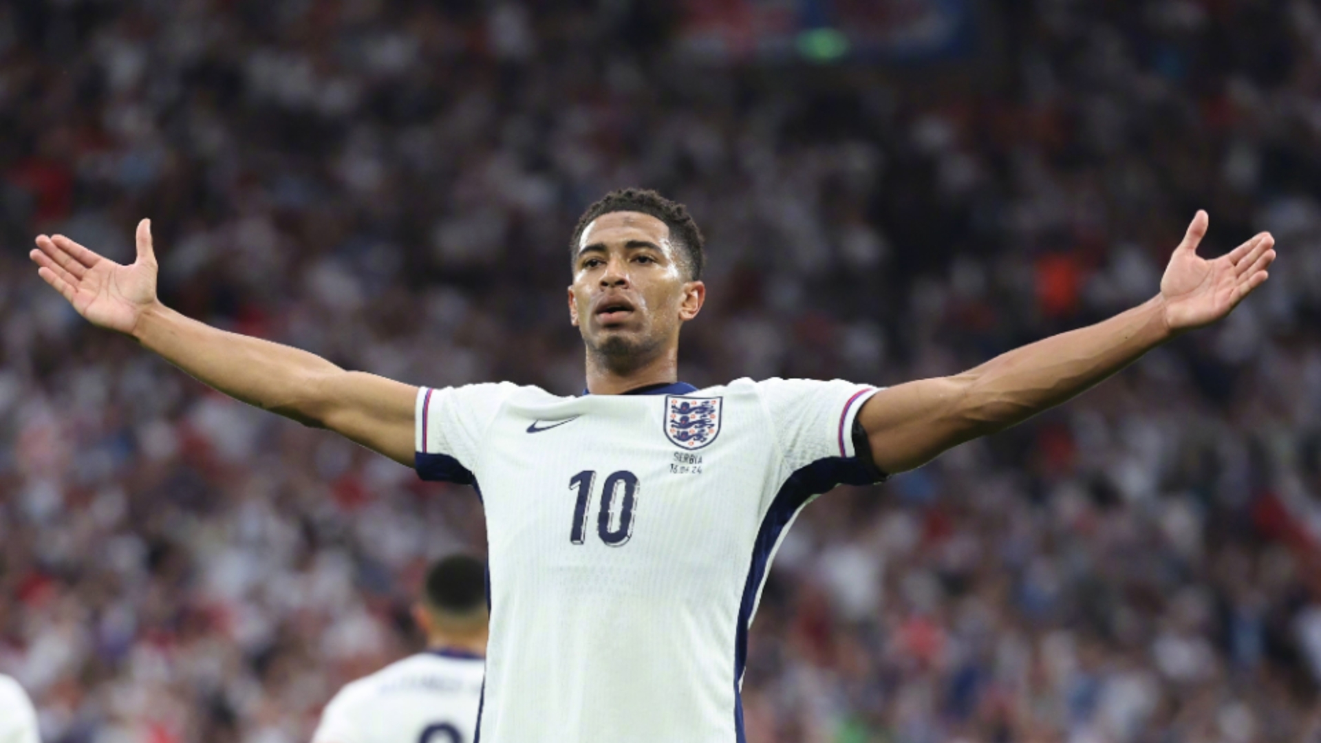 欧文突破防守连续得分（欧文强突防线连拿分）