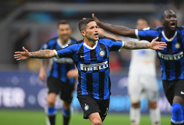 詹姆斯连续得分，逆转比赛节奏（詹姆斯连砍得分，改写比赛节奏）