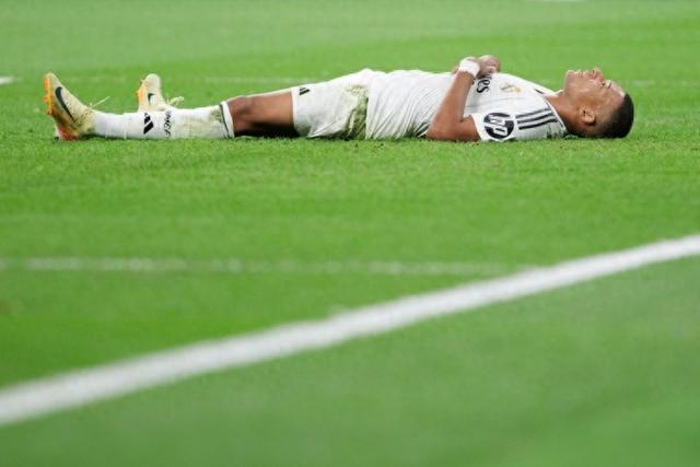 哈登近五战场均38+7+7，比肩詹姆斯成历史第二人（哈登近五场轰38+7+7，追随詹姆斯成历史第二人）