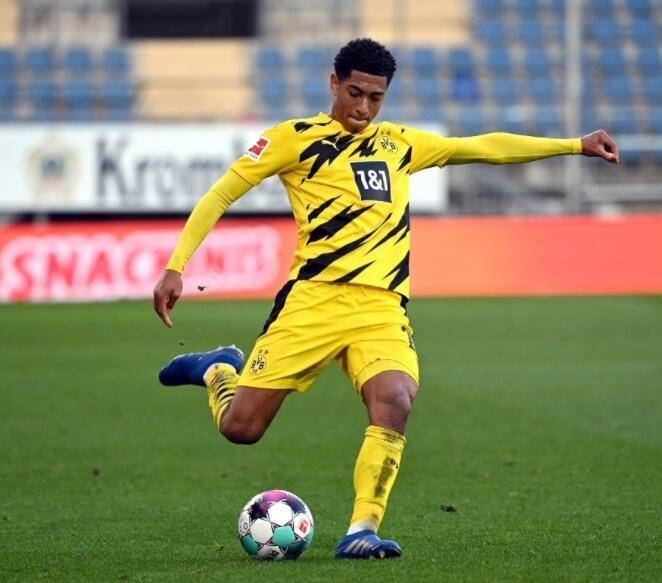 最想“偷师”队友的哪种特质？泽林斯基：姆希塔良的足球智慧（最想向队友学哪一项？泽林斯基：姆希塔良的足球智慧）