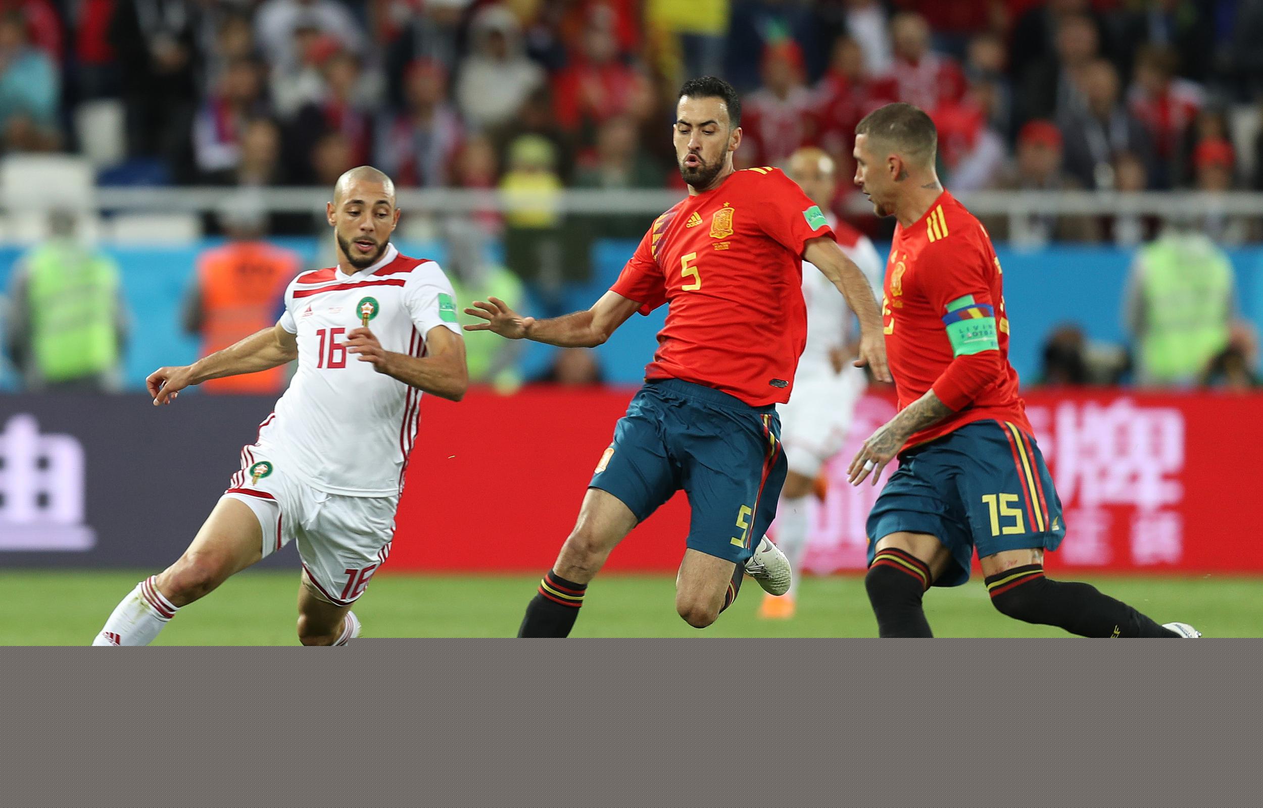 马卡：维尼修斯和皇马续约谈判远未达成，期限与年薪上有分歧（马卡报：皇马与维尼修斯续约受阻，双方在合同年限与薪资上意见不一）