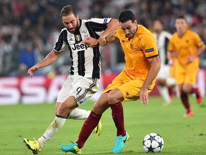 西班牙队连续30场正式比赛保持不败，打破队史纪录（西班牙队30场正式赛不败，创队史新高）