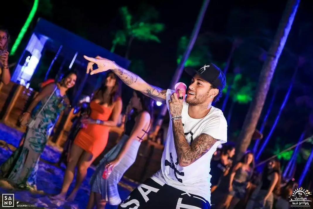 记者称阿隆索已被解雇只差官宣，阿韦洛亚或接任