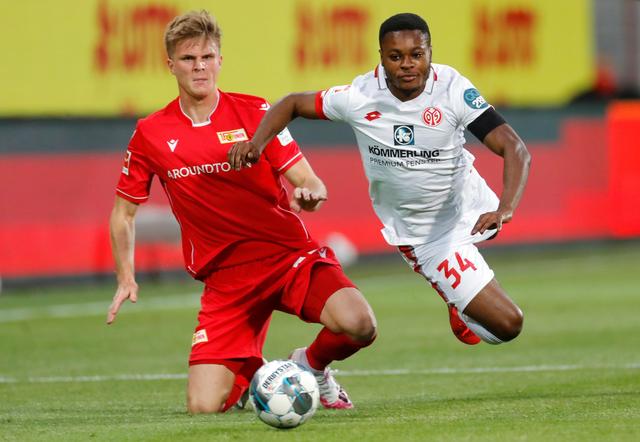 韩足协官方：因未经允许接受采访，主裁判金宇成禁赛三个月（韩国足协通报：主裁判金宇成擅自接受采访，被处以三个月禁赛）