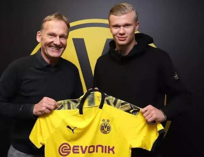 皇马回应配图失误：向埃尔切和A席道歉，对这一切深表遗憾（皇马就配图失误发声：向埃尔切和A席致歉，深表遗憾）