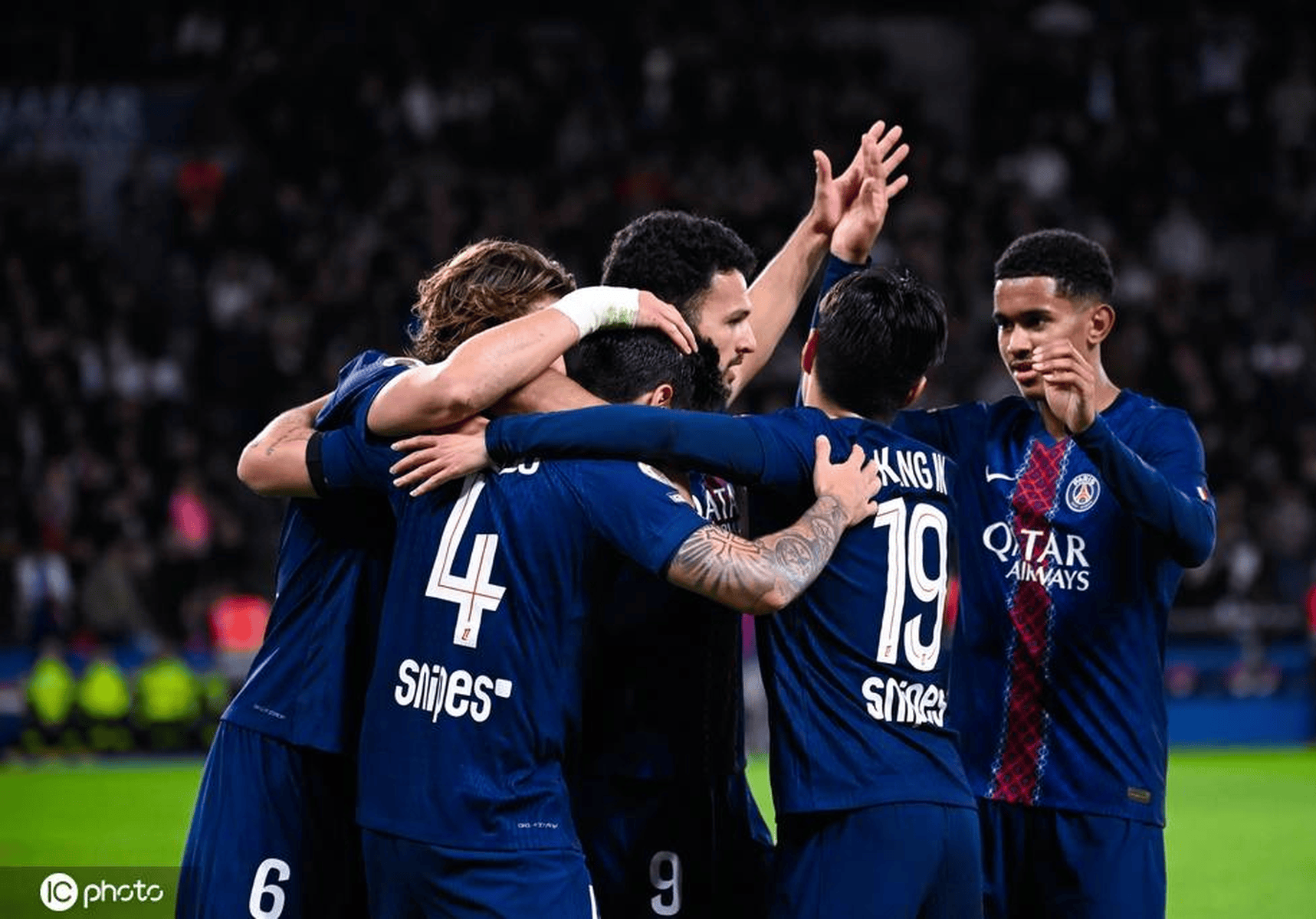 辽宁男篮CBA杯赛遭江苏大爆冷引热议！球迷不满外援刷爆官媒评论区（CBA杯赛冷门：辽宁男篮不敌江苏惹热议，球迷不满外援涌入官媒评论区）