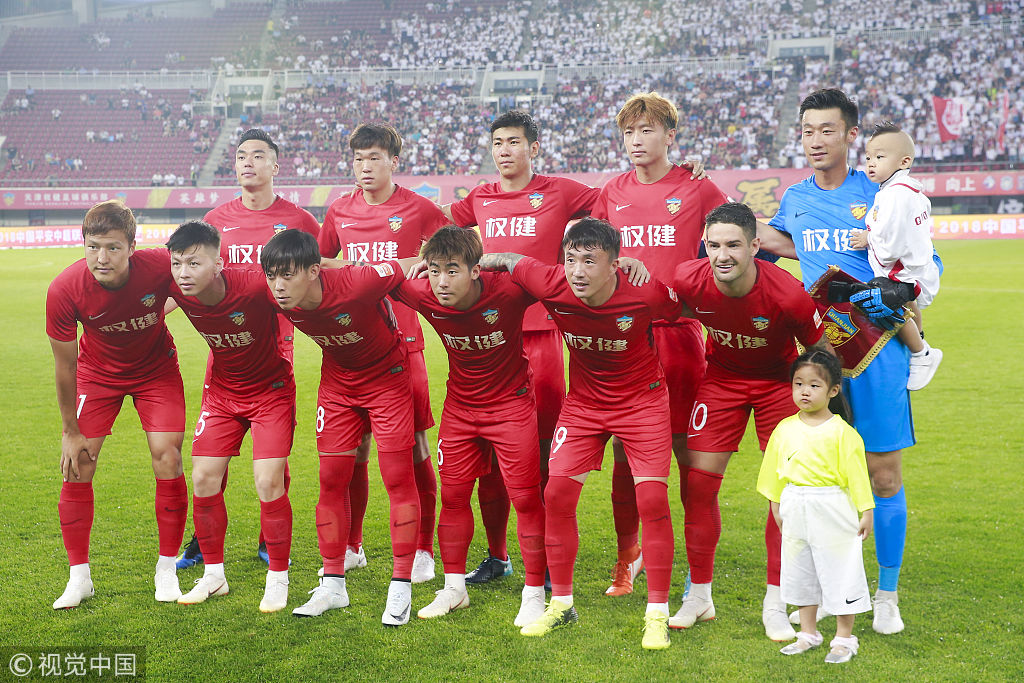 首节哑火随后迅速调整，里夫斯背靠背两战轰下80分（首节低迷迅速回暖，里夫斯背靠背两场砍下80分）