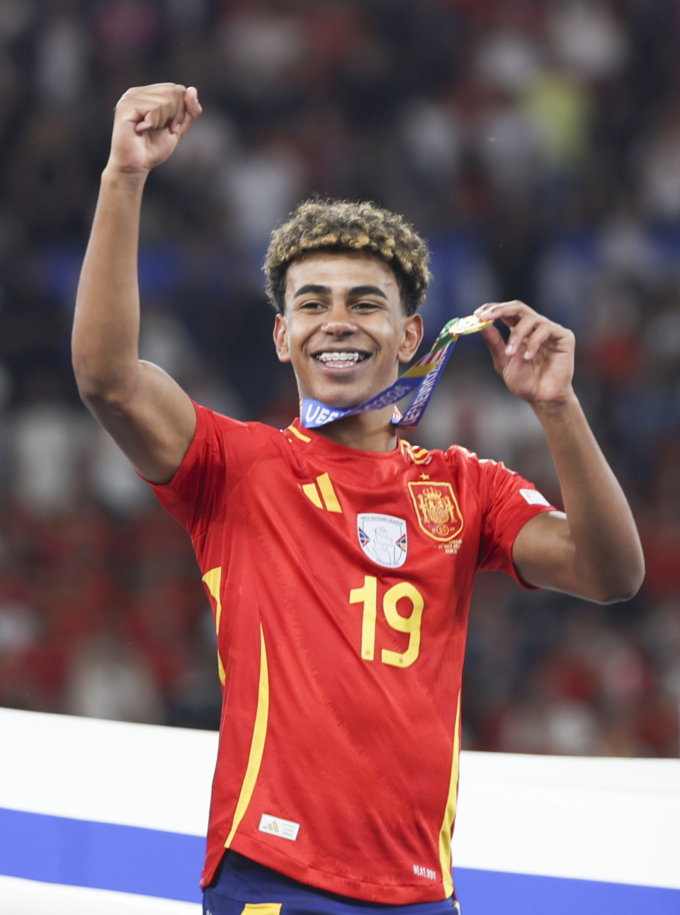 詹姆斯球队单场两人同砍35+，首次他不是其中之一