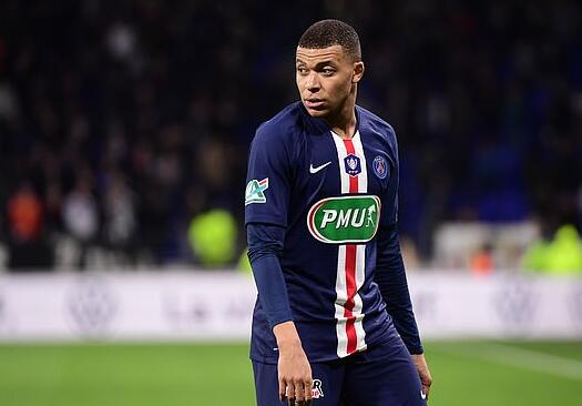 跟队：邓弗里斯脚踝疼痛未消除，可能告别2025年剩余比赛（队记：邓弗里斯脚踝伤势未愈，恐无缘2025年剩余赛程）